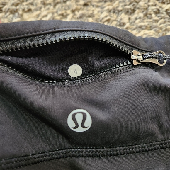 Lululemon Illumina Crop Leggings - Picture 7 of 7
